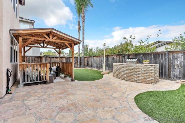 1531 Quiet Trail Dr, Chula Vista CA: https://media.crmls.org/mediaz/e5b93bcf-d6fd-4a68-ad39-7b8f2e1b8472.jpg