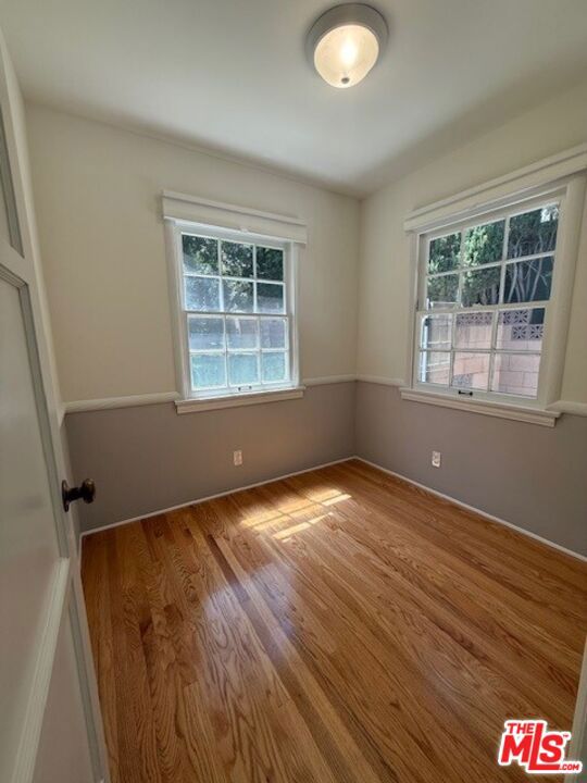 2515 Canyon Drive, Los Angeles CA: https://media.crmls.org/mediaz/e5b9b245-08dc-4c86-b08a-13000101422e.jpg