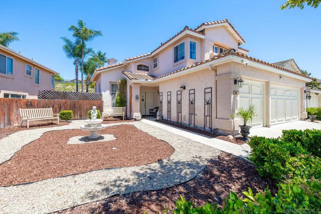 838 Masters Dr, Oceanside CA: https://media.crmls.org/mediaz/e5b9cd4c-d697-4564-bd76-17cb172f91b0.jpg