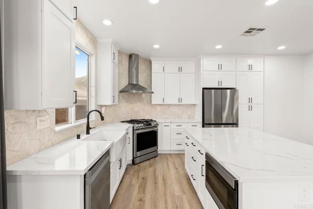 Detail Gallery Image 8 of 35 For 1048 Sunset Crossing Point, San Diego,  CA 92154 - 5 Beds | 3 Baths