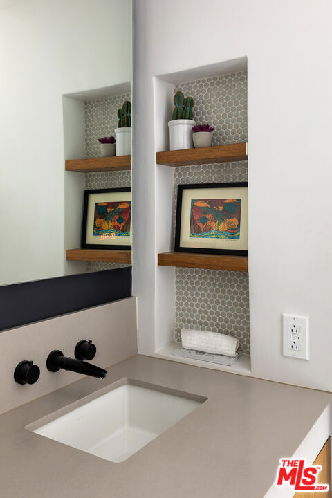 200 N San Fernando Road, Los Angeles CA: https://media.crmls.org/mediaz/e5bacb42-8680-4068-b8d3-e1b2961b49e2.jpg