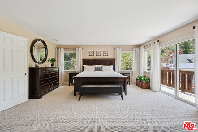 23040 Blue Bird Drive, Calabasas CA: https://media.crmls.org/mediaz/e5bb2a2c-87d3-470d-88ab-3de5feded75b.jpg