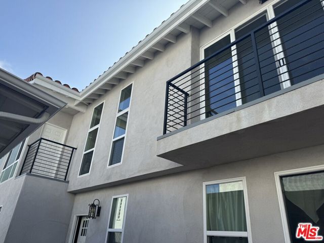 821 Lorraine Boulevard, Los Angeles CA: https://media.crmls.org/mediaz/e5bb683b-11e8-4c1d-b35d-8df42b81a4e1.jpg
