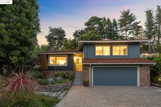 5801 Balboa Dr, Oakland CA: https://media.crmls.org/mediaz/e5bbbf51-e153-4869-ab08-11b60e290041.jpg