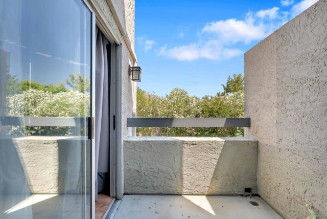 2265 Sun Glory Lane, San Jose CA: https://media.crmls.org/mediaz/e5bc55f1-6df6-499b-8bd7-71ae466d410f.jpg