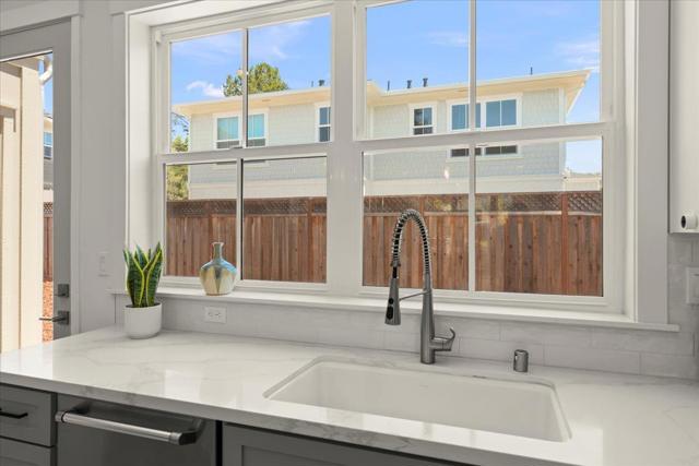 14 Staggi Court, Soquel CA: https://media.crmls.org/mediaz/e5bdde46-c6de-433a-afb3-065a052973ca.jpg