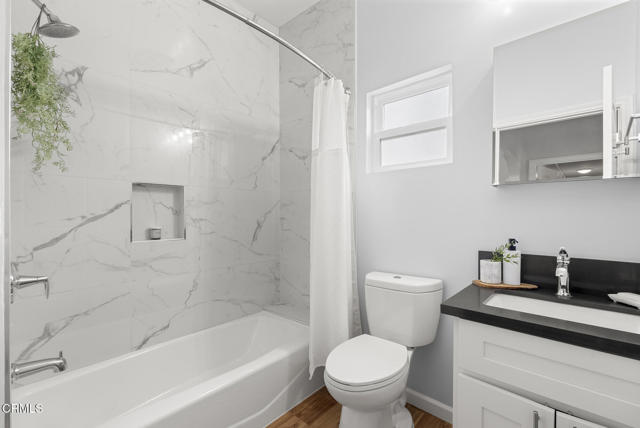 4160 Madison Avenue, Culver City CA: https://media.crmls.org/mediaz/e5be2665-223f-4a06-84ce-8b11e7faeac6.jpg