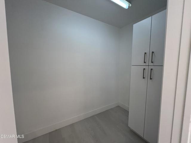 4934 Enfield Avenue, Encino CA: https://media.crmls.org/mediaz/e5bff665-41c9-48f5-8a26-57ca5f7ea907.jpg