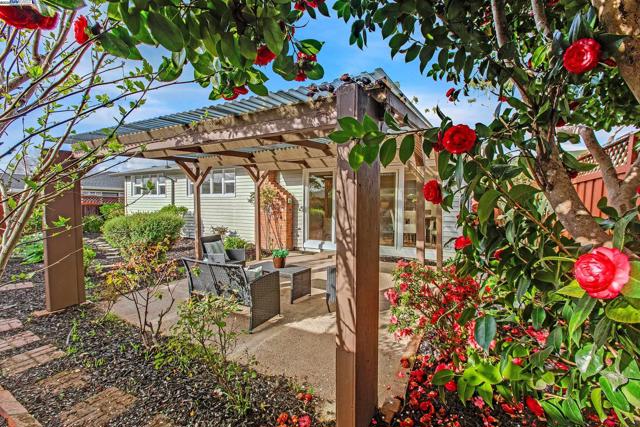 30847 Prestwick Ave, Hayward CA: https://media.crmls.org/mediaz/e5c008aa-9c16-40be-98cd-67ab8620193a.jpg