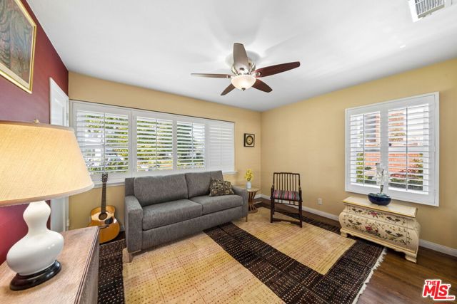 4942 Stern Avenue photo 20