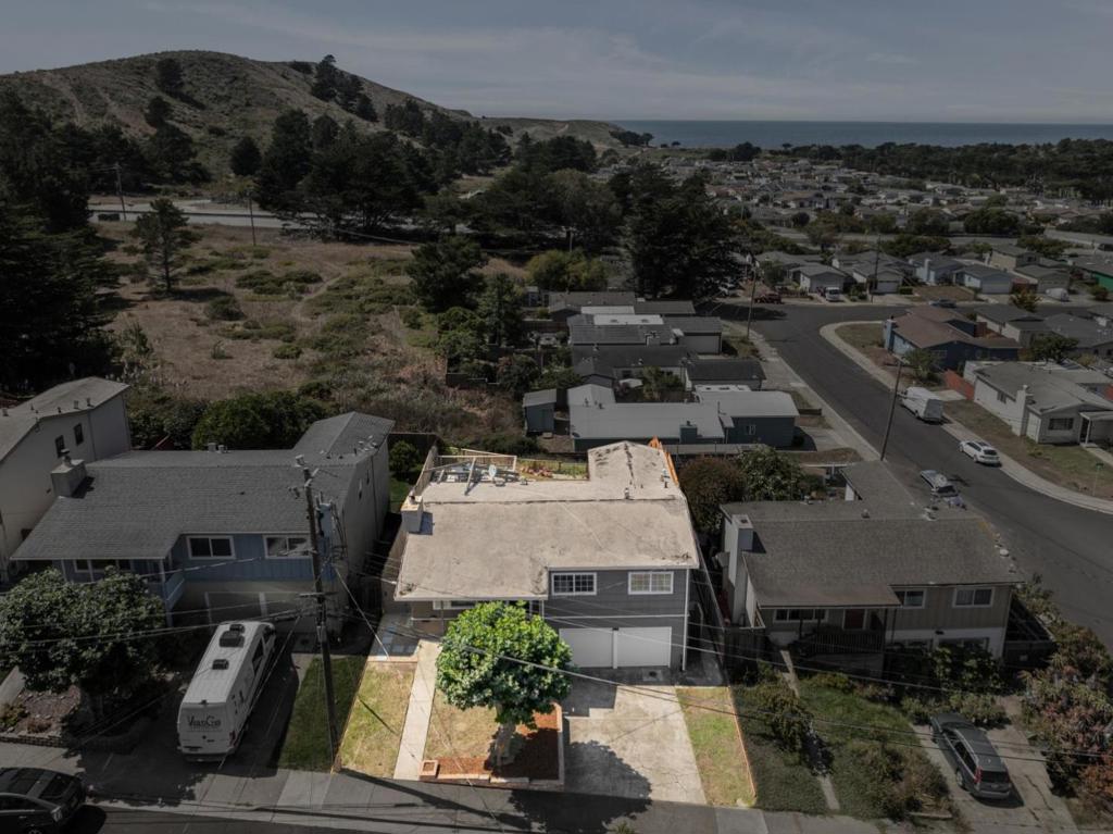 E5C061Cc Fd15 4C9F 8Fc4 98B865F4754B 812 Burns Court, Pacifica, Ca 94044 &Lt;Span Style='BackgroundColor:transparent;Padding:0Px;'&Gt; &Lt;Small&Gt; &Lt;I&Gt; &Lt;/I&Gt; &Lt;/Small&Gt;&Lt;/Span&Gt;