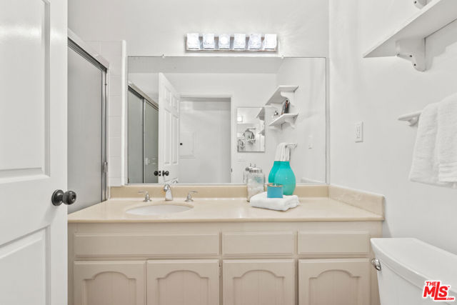 10654 Eastborne Avenue, Los Angeles CA: https://media.crmls.org/mediaz/e5c0eb01-9642-466b-be08-618ed9bd543d.jpg