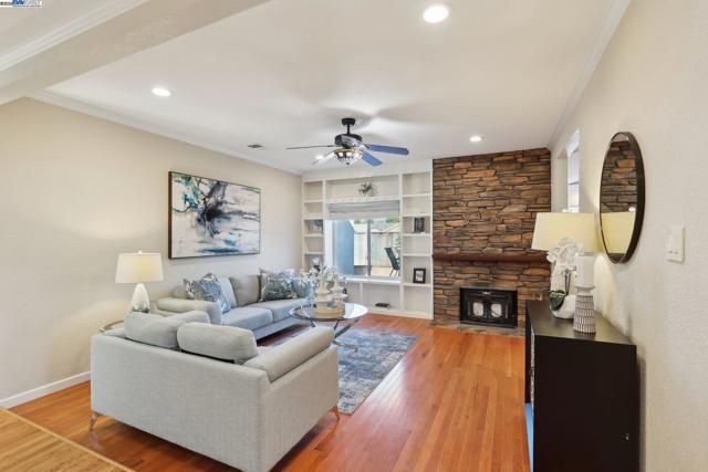 Image 7 of 59 For 34348 Atteridge Ct