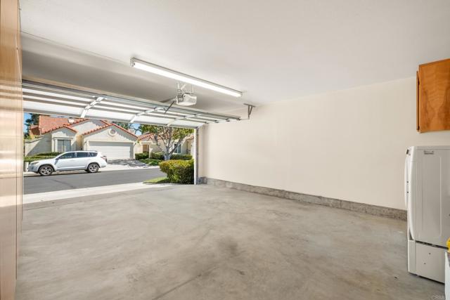 12115 Caddy Row, San Diego CA: https://media.crmls.org/mediaz/e5c24ed6-58f0-4e76-b617-6e0c7afc8ba4.jpg