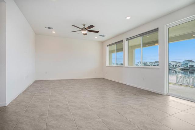 3209 Delta Coves Drive, Bethel Island CA: https://media.crmls.org/mediaz/e5c24fce-345f-44a6-a940-e014baba9685.jpg