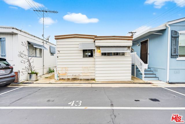 11250 Playa Street, Culver City CA: https://media.crmls.org/mediaz/e5c2e12a-25e7-4c25-bb59-216ab01b44fa.jpg