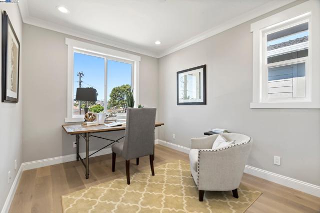 Image 18 of 23 For 37281 Olive St