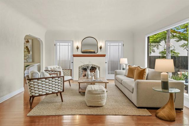 4576 44th Street, San Diego CA: https://media.crmls.org/mediaz/e5c43d65-b665-4af3-8cd0-612967193450.jpg