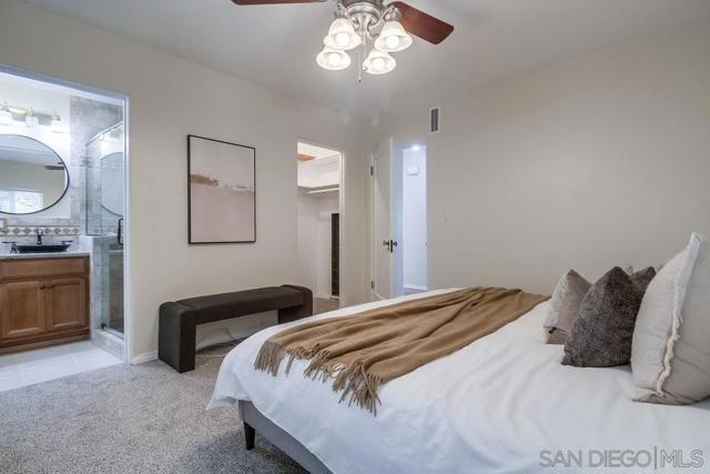 309 11 E Ave, Coronado CA: https://media.crmls.org/mediaz/e5c46739-d861-42cd-bff8-52fa909fb8bd.jpg