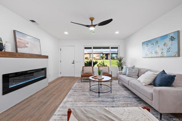 Detail Gallery Image 6 of 29 For 1014 Plover Way, Oceanside,  CA 92057 - 2 Beds | 2 Baths