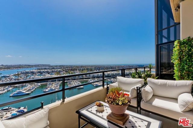 4335 Marina City Drive, Marina del Rey CA: https://media.crmls.org/mediaz/e5c6454b-2519-437d-aa9f-82587e3786db.jpg