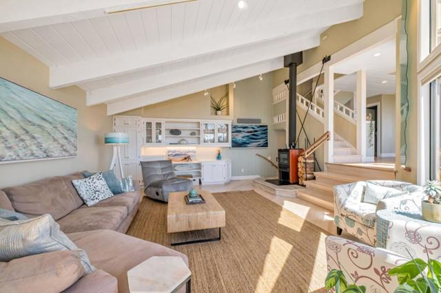 3300 Crystal Heights Drive, Soquel CA: https://media.crmls.org/mediaz/e5c7c6bf-5ead-4fcb-98b0-3b32f4966496.jpg