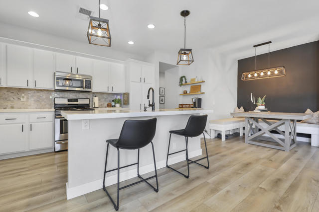 47875 Silverberry Street, La Quinta CA: https://media.crmls.org/mediaz/e5c7f661-5672-4740-8129-fa4ecedf6c70.jpg