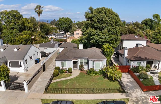 5018 Sunnyslope Avenue photo 2
