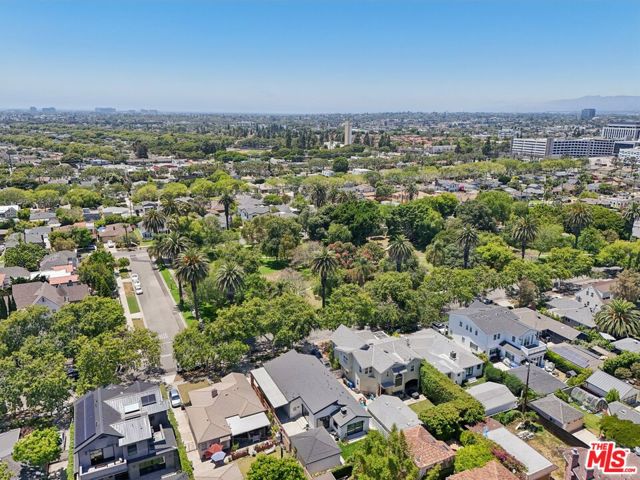 4254 Motor Avenue, Culver City CA: https://media.crmls.org/mediaz/e5c87f0a-6d4f-4b22-abc7-531b4850f3ec.jpg