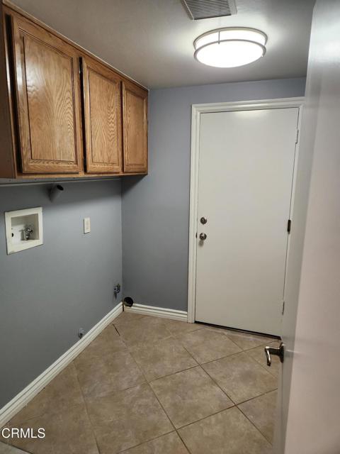 13644 Deering Lane, Moorpark CA: https://media.crmls.org/mediaz/e5c94718-ecc6-4f55-96d9-b85e2ba74e2e.jpg