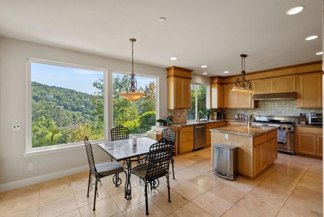 454 Upper Road, San Rafael CA: https://media.crmls.org/mediaz/e5c95370-3333-490d-8c4c-c797abc7da59.jpg