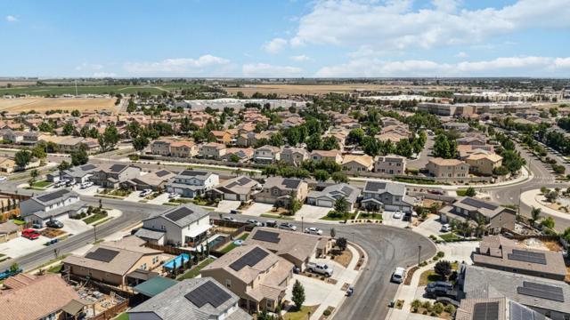1666 Oak Street, Los Banos CA: https://media.crmls.org/mediaz/e5c9739b-85e4-4955-907b-0c81ee68e131.jpg