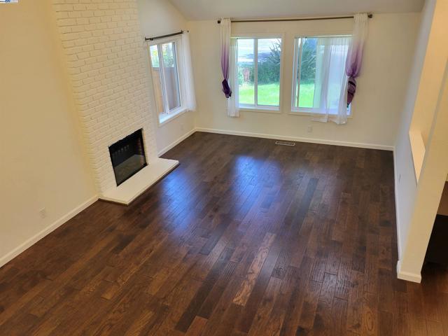17089 Columbia Dr, Castro Valley CA: https://media.crmls.org/mediaz/e5ca46e2-e411-44eb-89c7-74eb5627bacc.jpg