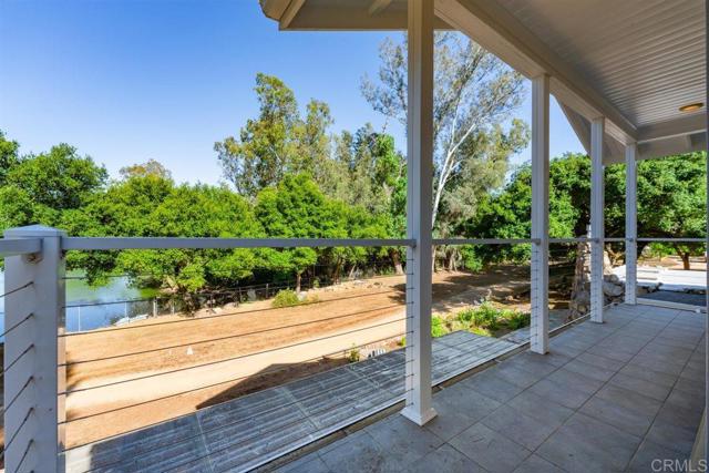 16635 Highland Valley Rd, Ramona CA: https://media.crmls.org/mediaz/e5ca6bff-3da3-4708-b599-189688296a34.jpg