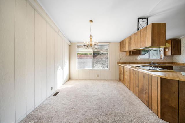 33440 Carlsbad Circle, Thousand Palms CA: https://media.crmls.org/mediaz/e5ca8a54-3d3e-4378-b4b5-ad5da29736eb.jpg