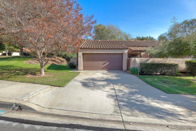 2032 David Dr, Escondido CA: https://media.crmls.org/mediaz/e5cac023-d4dc-4dd5-a058-59566a52baa1.jpg