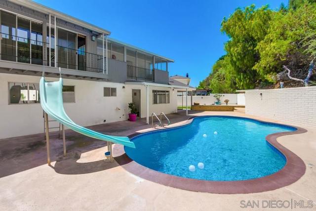 4711 ASHBY ST, San Diego CA: https://media.crmls.org/mediaz/e5cac898-e6f3-485e-adce-d972b2037d44.jpg