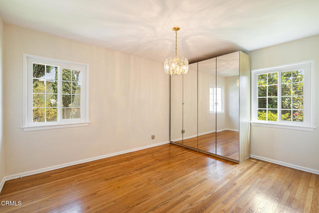 11215 Lull Street, Sun Valley CA: https://media.crmls.org/mediaz/e5cbb199-5072-4986-a053-82e4cadbad5b.jpg
