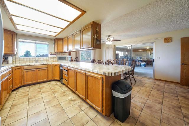 1250 E Old Julian Highway, Ramona CA: https://media.crmls.org/mediaz/e5cc37a6-4fcb-477d-9702-bf26c4b351ba.jpg