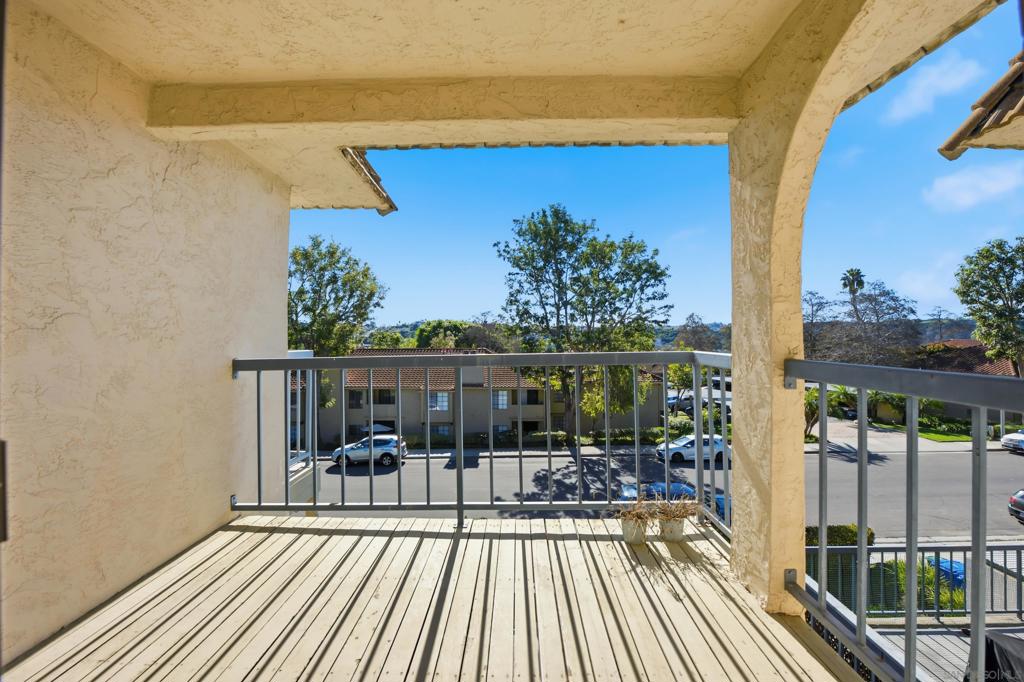 2352 Caringa Way - photo 14