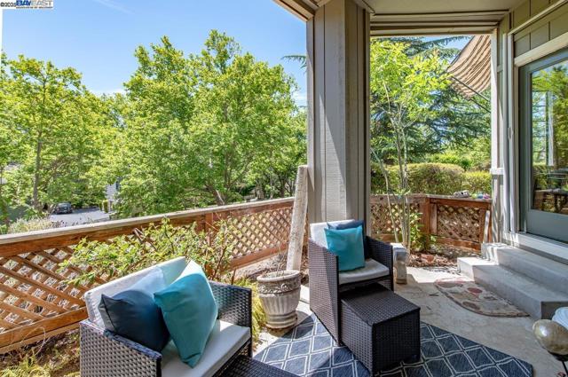 2030 Canyon Woods Drive, San Ramon CA: https://media.crmls.org/mediaz/e5cc6944-f1f8-4e1f-8ccc-7d33d8ace4c1.jpg