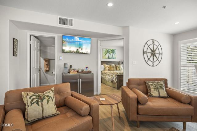 5270 W Wooley Road, Oxnard CA: https://media.crmls.org/mediaz/e5cd2b04-8722-4f84-98e1-3623bc3d030a.jpg