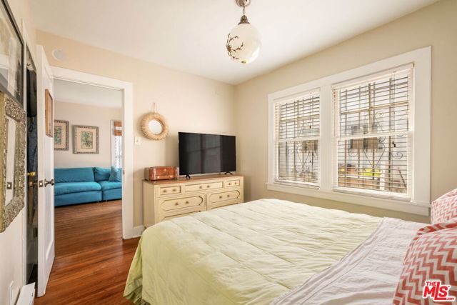 1315 Cabrillo Avenue, Venice CA: https://media.crmls.org/mediaz/e5cd3658-b252-4609-9d3f-3523357d1595.jpg