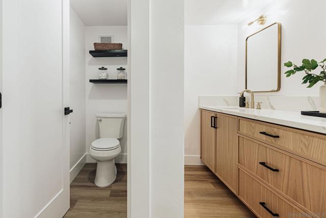 4033 S Hempstead Cir, San Diego CA: https://media.crmls.org/mediaz/e5cd9e24-98fa-48f9-af4d-6da26cc07103.jpg