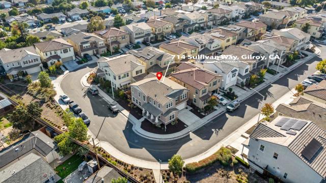 714 Sullivan Way, Gilroy CA: https://media.crmls.org/mediaz/e5cdfddd-4d33-46b3-b3c7-39804f9e7884.jpg