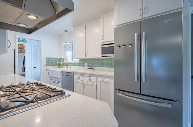 29 Karen Drive, Watsonville CA: https://media.crmls.org/mediaz/e5ce45f7-698c-4bfa-ae14-c2c5637321bd.jpg