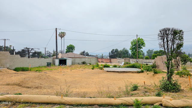 356 W Palm Street, Altadena CA: https://media.crmls.org/mediaz/e5cee852-3608-4b28-b435-ed48a3f4444c.jpg