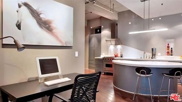 849 S Broadway, Los Angeles CA: https://media.crmls.org/mediaz/e5cf5266-a4e9-4aca-964e-50e1cec3c923.jpg
