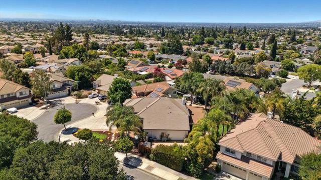 4252 Merlot Court, San Jose CA: https://media.crmls.org/mediaz/e5d05fdd-8ef2-459c-9d4c-57945ee8de4a.jpg