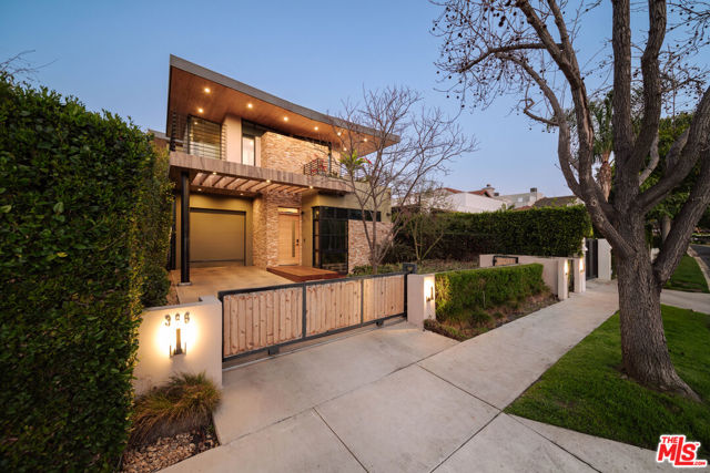 366 Huntley Drive, West Hollywood CA: https://media.crmls.org/mediaz/e5d13243-5c98-45d5-97ea-bbe2c11b502b.jpg